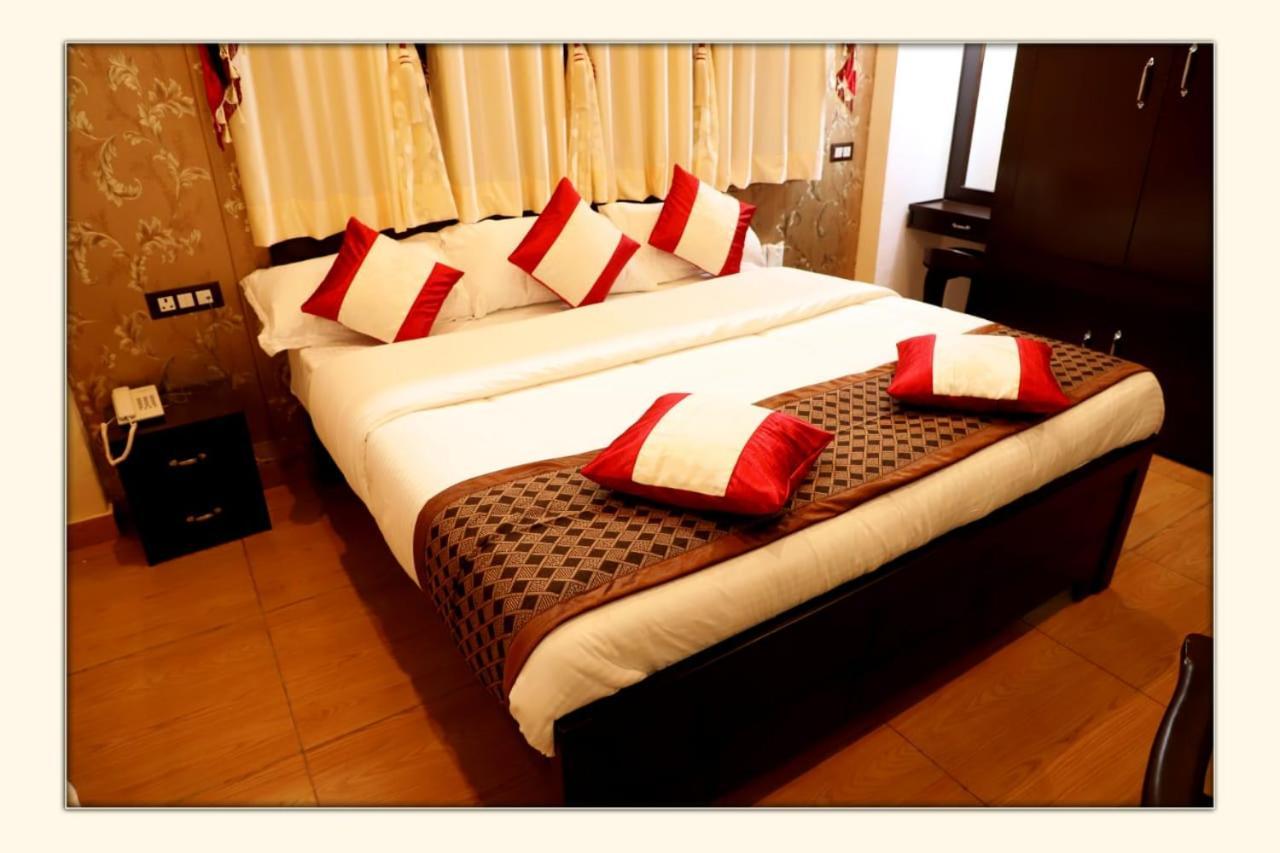 The Ranikhet Continental Hotel Exterior photo