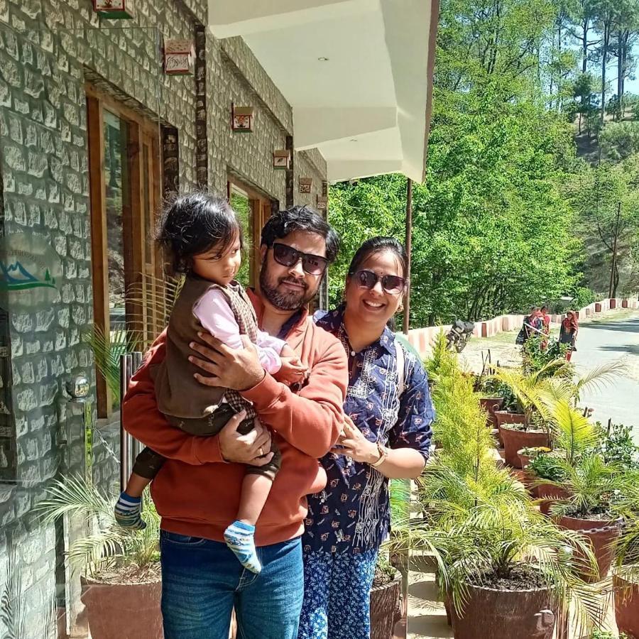 The Ranikhet Continental Hotel Exterior photo