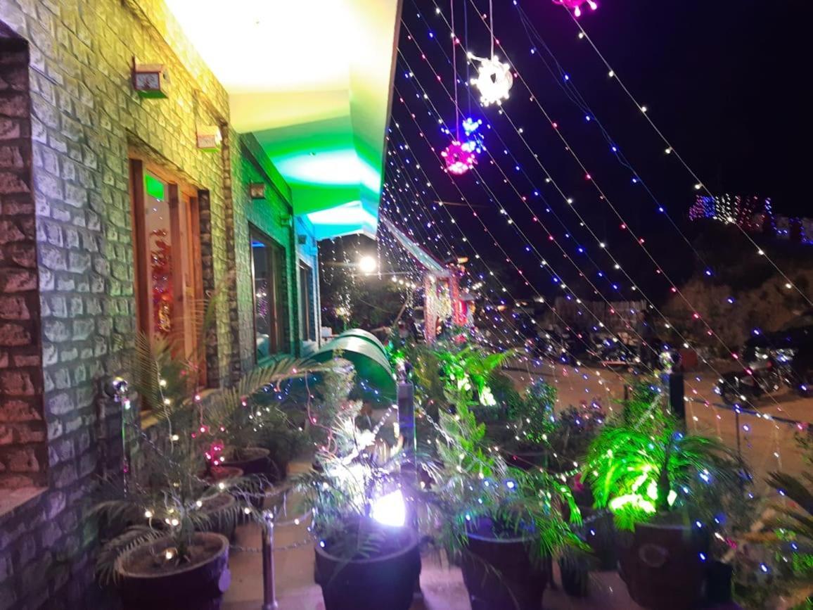 The Ranikhet Continental Hotel Exterior photo