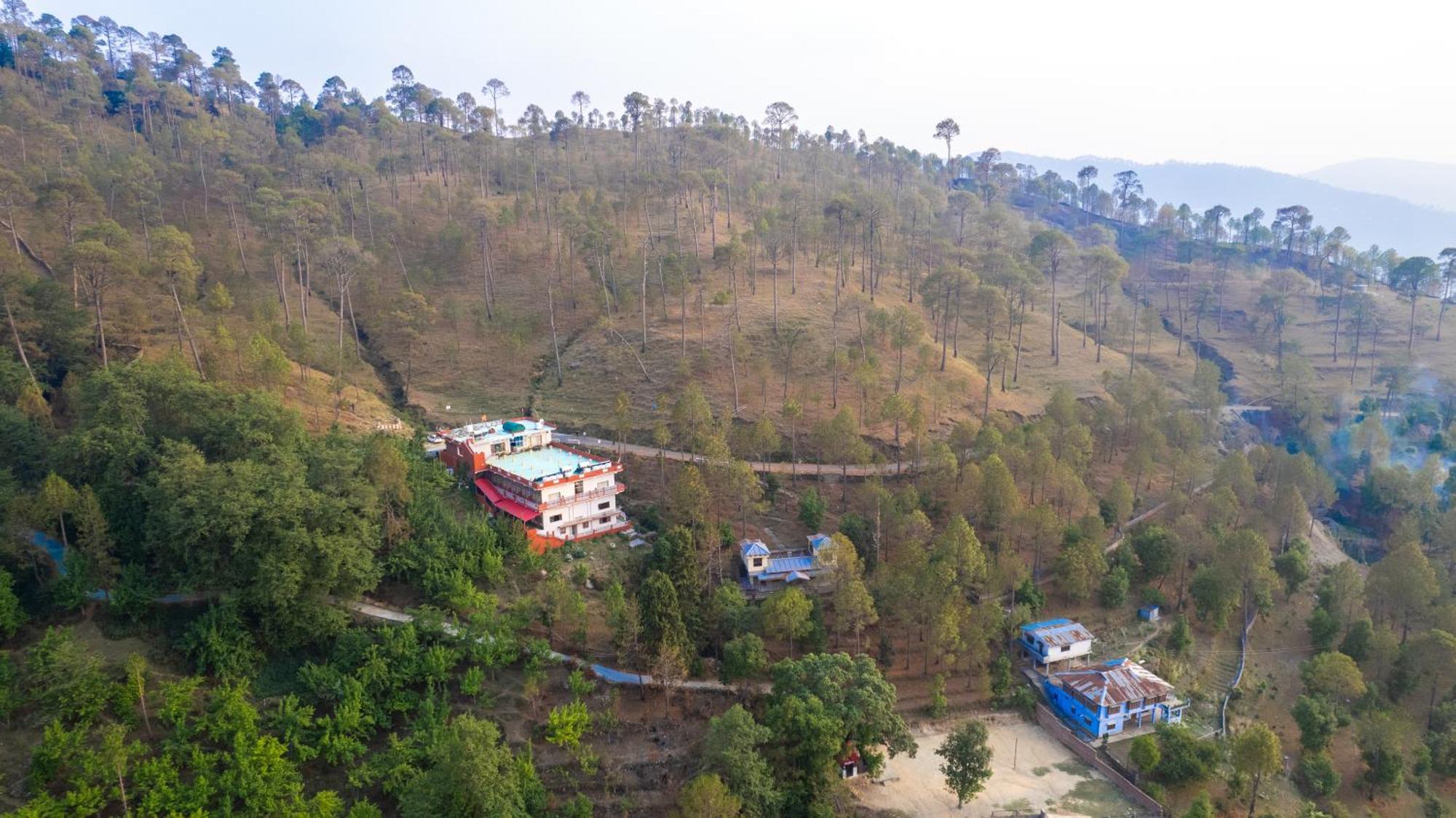 The Ranikhet Continental Hotel Exterior photo